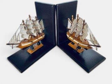 Maritieme objecten - Vintage paar houten boekensteunen, met