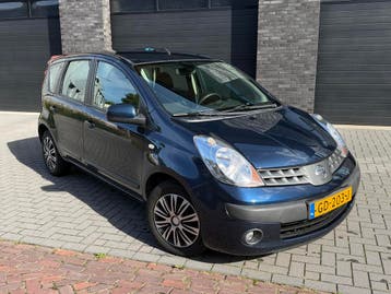 Nissan Note 1.4 RIJD GOED/CAMERA/HOGE INSTAP/NAVI/AIRCO, Auto's, Zwart, Blauw, Leder en Stof, Handgeschakeld