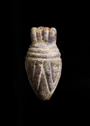 Oude Egypte, late periode lapis lazuli Floral Amulet (Zonder