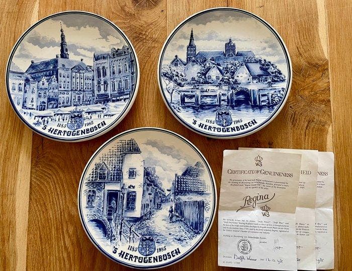 Gouda plateel, Delfts Blauw - Regina - Wandbord (3) -, Antiek en Kunst, Antiek | Glas en Kristal