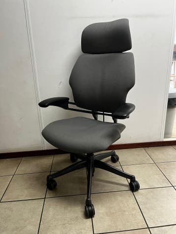 Ergonomische Humanscale bureaustoel, inclusief hoofdsteun, Verzenden, Zwart, Zo goed als nieuw, Bureaustoel