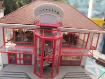 Faller H0 - 371 - Modeltreingebouwen (1) - “Tanzcafe” met, Hobby en Vrije tijd, Modeltreinen | H0, Nieuw