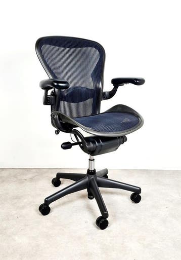 Herman Miller Aeron Classic bureaustoel incl lendensteun 2x, Ergonomisch, Gebruikt, Blauw, Bureaustoel