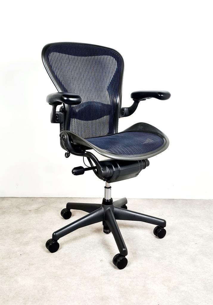 Herman Miller Aeron Classic bureaustoel incl lendensteun, Huis en Inrichting, Bureaustoelen, Ergonomisch, Blauw, Gebruikt, Bureaustoel