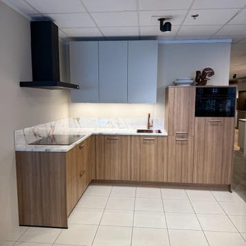 Keuken Ensor Karamel Walnoot - Superkeukens, Huis en Inrichting, Ophalen of Verzenden, Nieuw