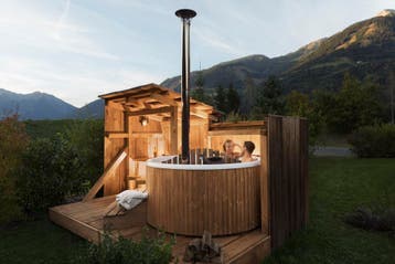 Hottub Houtgestookt | Jacuzzi | Skargards Scandinavisch, Ophalen of Verzenden, Nieuw, Trap, Vast