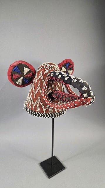 Elefantenmasker van stof en parels - Bamileke - Kameroen