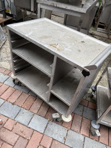Serveerwagen met Vakken 51 x 83 x 85cm (B x D x H) Wordt sch, Ophalen of Verzenden, Gebruikt