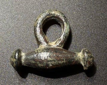 Viking periode Brons Gestileerde amulet-hanger in de vorm