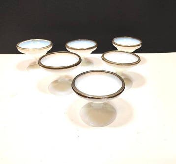 Tafelservies (6) - Set vintage dessertglaasjes in wit