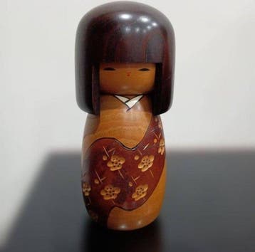 Usaburo Okamoto - Speelgoed Kokeshi doll / Ume Blossom, Antiek en Kunst