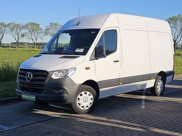 Zakelijke Lease |  Mercedes-Benz Sprinter 317 L2H2 Pro Mbux1, Automaat, Stof, Gebruikt, Zwart
