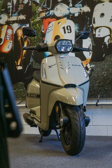 Lambretta X Series X300 SR - Beige - Motorscooter, Fietsen en Brommers, Verzenden, Nieuw