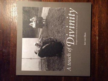A touch of divinity 9789056251024 J. van IJken, Boeken, Verzenden, Zo goed als nieuw, J. van IJken