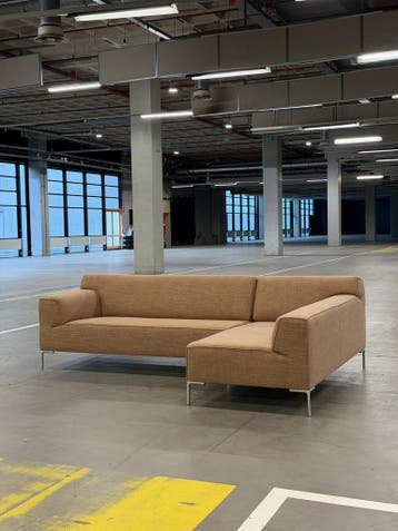 Design on Stock Bloq Hoekbank | NIEUWSTAAT + Garantie, 250 tot 300 cm, Ophalen of Verzenden, Zo goed als nieuw, Bank Hoekbank Bankstel Bankje Loungebank Banken Chaise Lounge 