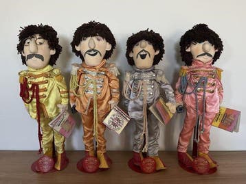 Beatles - Figurine, Set of 4 Sgt. Peppers Lonely Hearts, Nieuw in verpakking