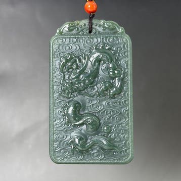Snijwerk, Natural Jade Dragon Pendant - 71 mm -