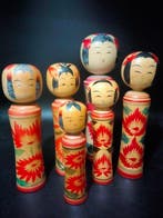 Beeldje (6) - Zes traditionele Naruko kokeshi in, Antiek en Kunst