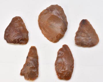 Neolithisch Vuursteen Prachtige Pointes, driehoekige