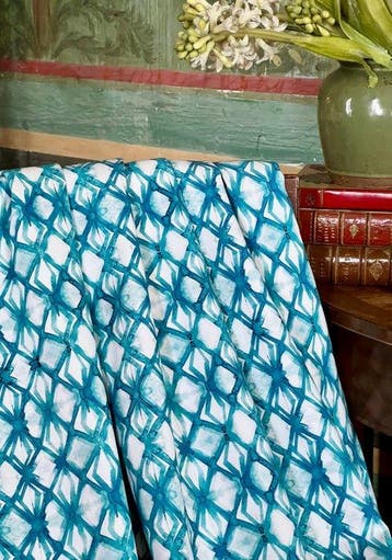 Vijf meter met dubbele breedte. Weefsel met ikat-print Ópera