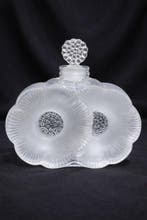 Decoratief ornament - Lalique - Twee bloemen - Frankrijk