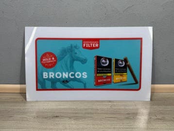 Kunststof reclamebord – Broncos sigaretten - Reclamebord -