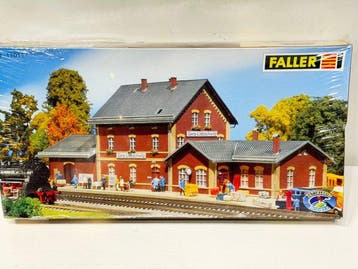 Faller H0 - 110117 - Modeltreingebouwen (1) -, Nieuw