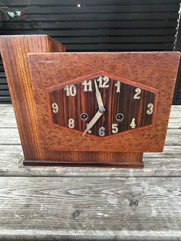 Amsterdamse School klok - Art Deco - Walnoot - 1920-1930 -, Antiek en Kunst