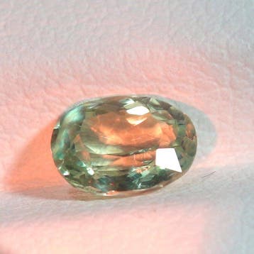 1 pcs Groen, Rood, Bruin, Geel Alexandriet - 0.81 ct -, Nieuw