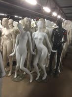 Dames etalagepoppen -net binnen-