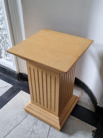 Kolom - Klassische Podest-Säule – Holz-Podest /
