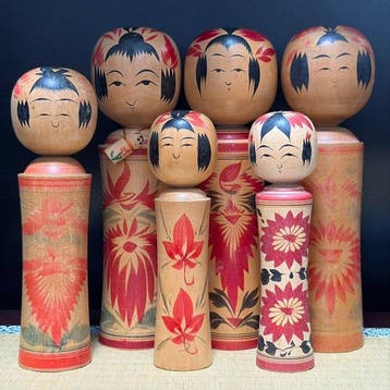 Verzamelingsset met 6 Japanse traditionele kokeshi-popjes, Antiek en Kunst