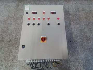 Schakelkast - B60 x D26 x H83 cm