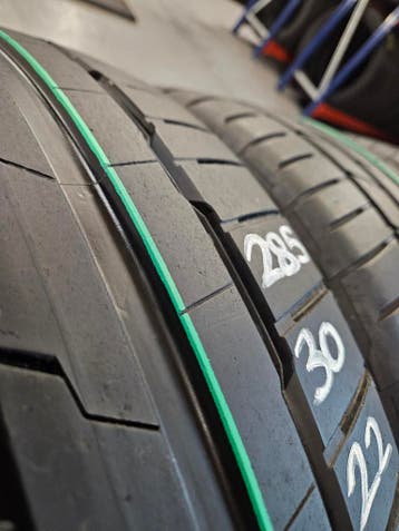 285/30/22 102Y AO HANKOOK ZOMERBANDEN 6,7MM PROFIEL 4X, Ophalen, Gebruikt, 285 mm, Overige maten