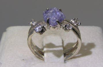Tanzaniet ring - Hoogte: 24.4 mm - Breedte: 8.9 mm- 3.06 g -