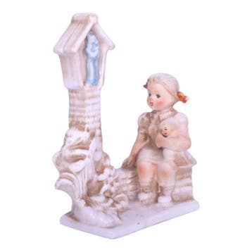 Porseleinen Beeldje - Meisje met Kindje bij Kapelletje (Made, Verzenden