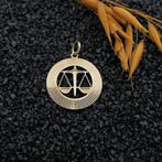 Gouden sterrenbeeld hanger; Weegschaal (Hanger of bedel), Ophalen of Verzenden, Gebruikt, Goud, Overige merken