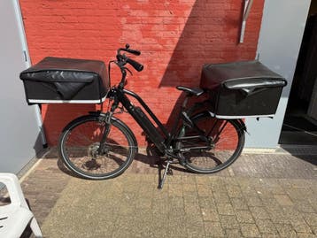 Online veiling: Elektrische bezorgfiets met 2 bezorgtassen, Nieuw