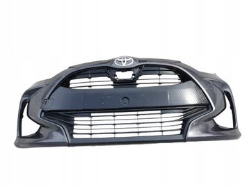 Voorbumper met grille en embleem voor Toyota Yaris IV, Verzenden, Gebruikt