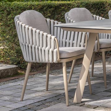 Sarah Eva dining tuinset 120xH75 cm rond keramiek latte, Tuin en Terras, Tuinsets en Loungesets, Ophalen of Verzenden, Nieuw