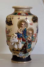 Japanse Satsuma vaas - Aardewerk - Japan - Meiji periode, Antiek en Kunst