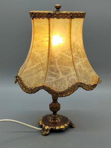 Antike Messing Tischlampe – Schirm mit Goldborte und Fransen, Antiek en Kunst