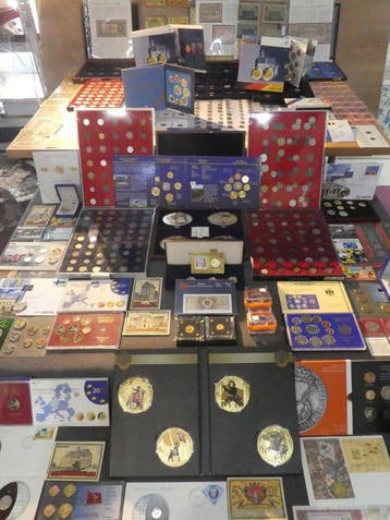 Europa. Collection of coins/banknote/medals/euro inkl. pp