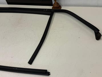 Mercedes GLA Klasse rubberen afdichting links achterdeur, Gebruikt, Mercedes-Benz