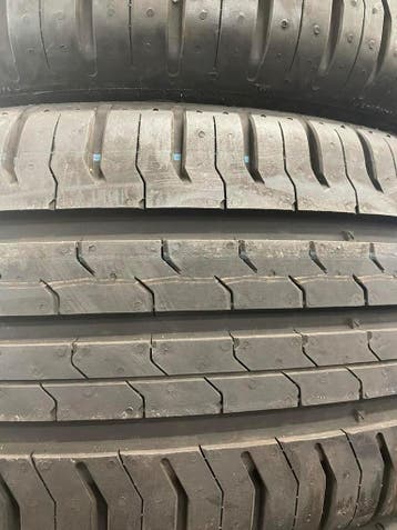 185 55 r15 continental. Demo. Puntjes zitten er nog op, Ophalen, Gebruikt, 15 inch, 185 mm