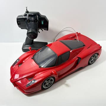 Tamiya 1:10 - Modelbouwdoos - Electric RC Car Enzo Ferrari, Nieuw