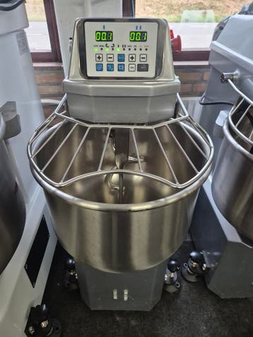 Grote bakkerij deegkneders spiralmixers VEILING, Nieuw zonder verpakking, Bakkerij en Slagerij