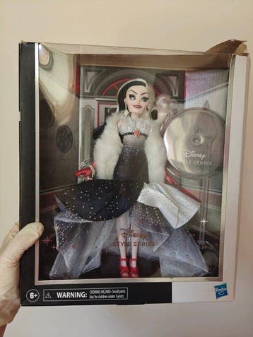 Hasbro - Pop Disney black and white witch Cruella - 2020+