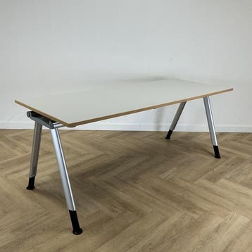 Haworth verstelbaar bureau met kabelgoot 200x80 cm, licht, Gebruikt, In hoogte verstelbaar, Ophalen of Verzenden