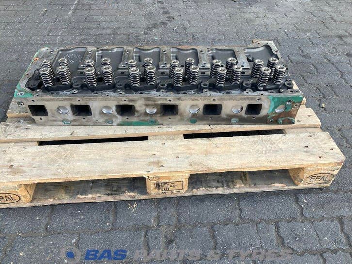 Cilinderkop Volvo D11K 410 21379389, Auto-onderdelen, Vrachtwagen-onderdelen, Gebruikt, Volvo, Motor en Toebehoren, Ophalen